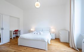 Virgilio Apartment